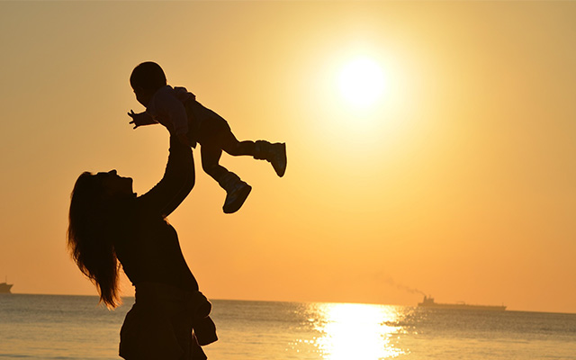 Madre e hijo felices | Fuente: Pixabay